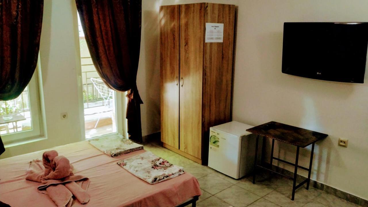 Dracena Guesthouse Ravda Exterior photo