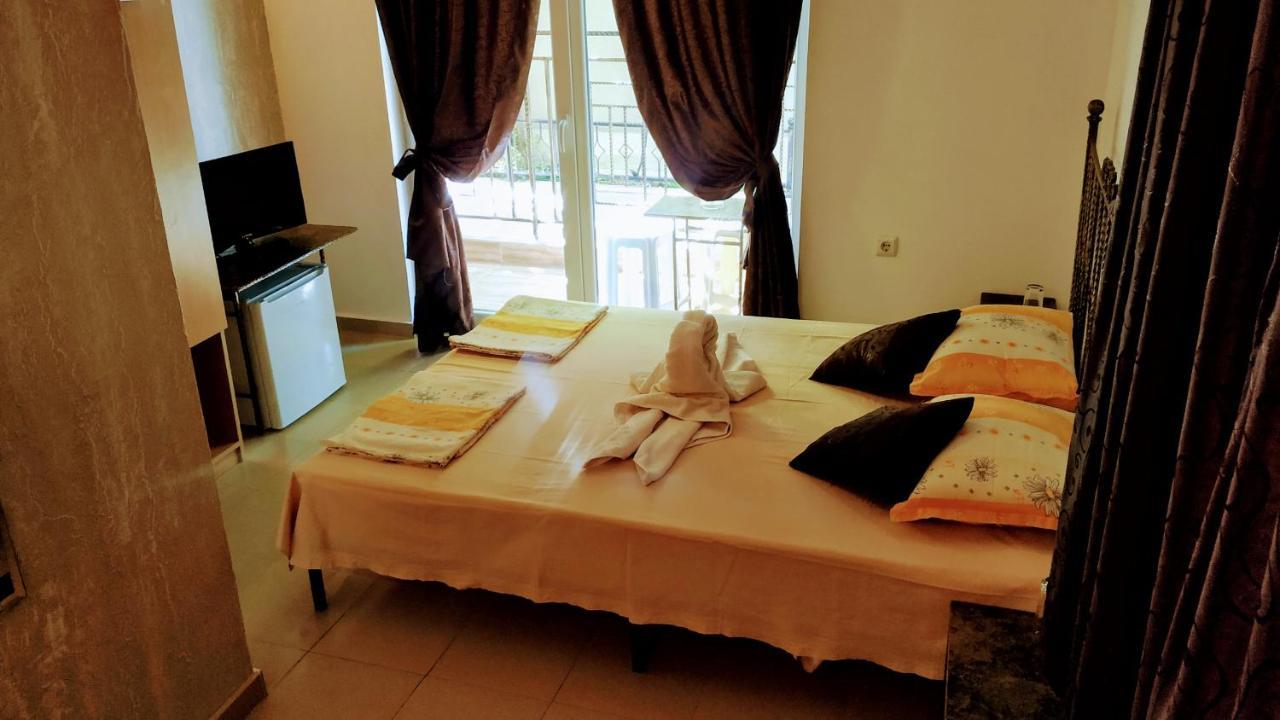 Dracena Guesthouse Ravda Exterior photo